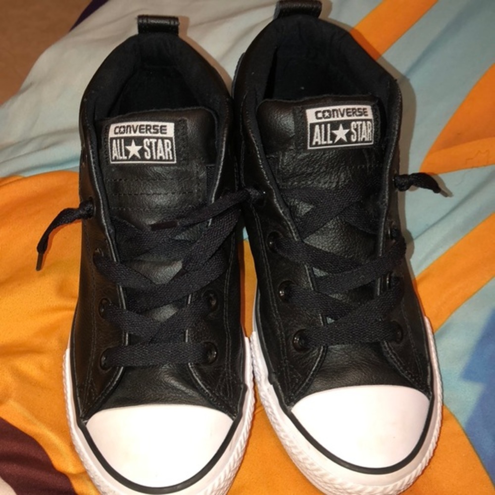 CONVERSE SIZE 4 NWOT